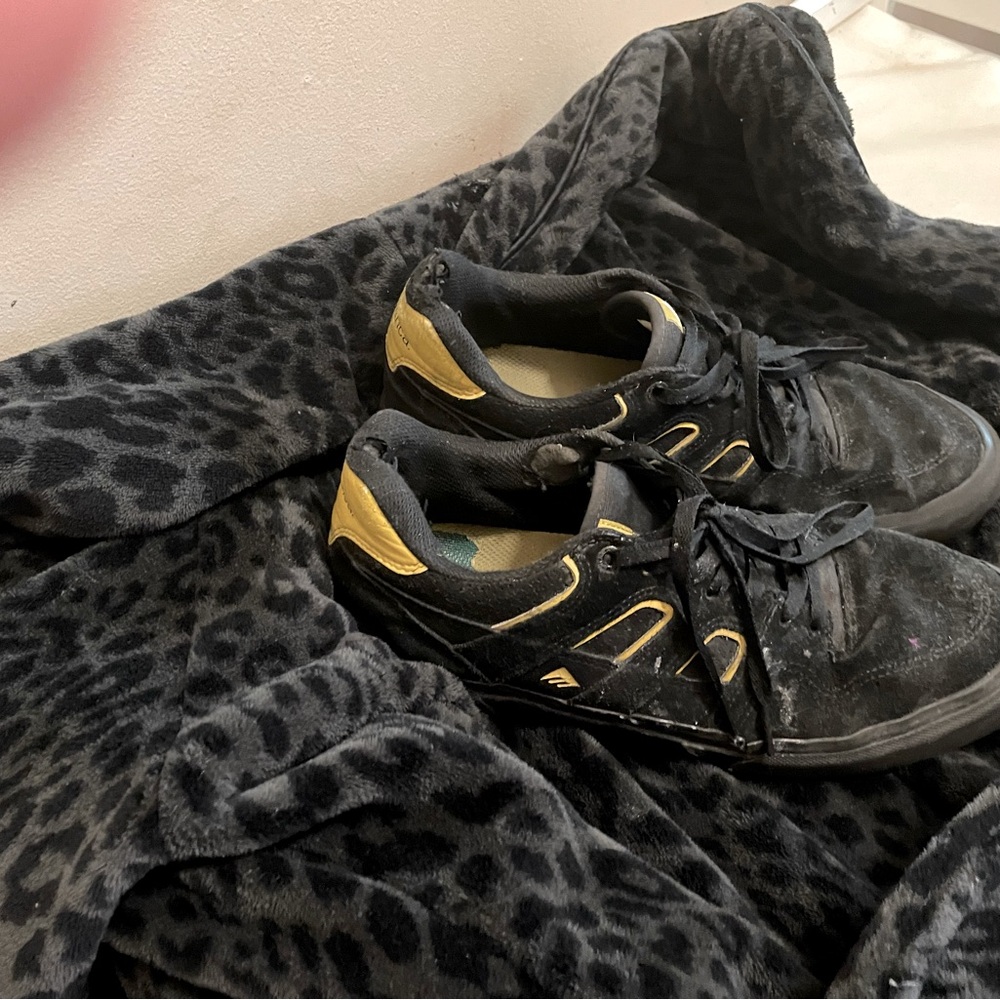 Men’s skater sneakers